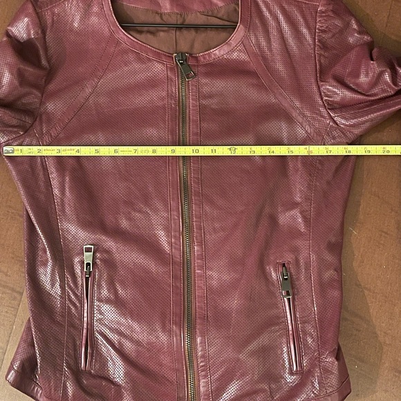 Burgundy Leather Jacket with Zipper Closure - Picture 9 of 11
